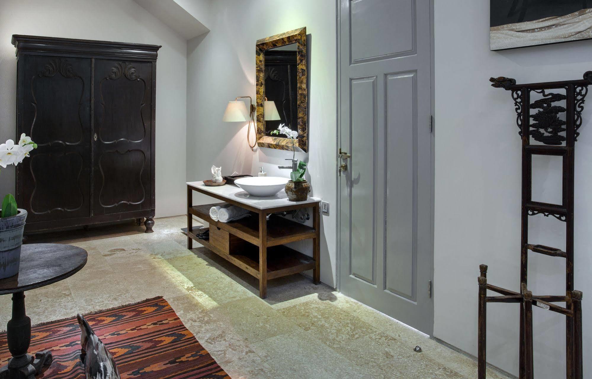 Room & Vespa 2 Семиньяк Экстерьер фото